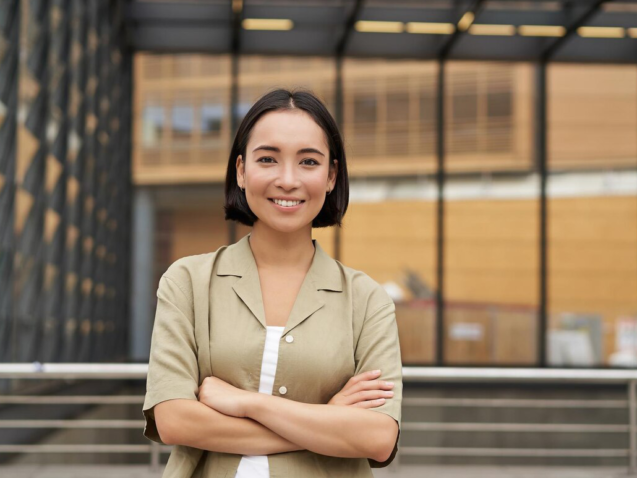 people-portrait-confident-korean-girl-young-student-cross-arms-chest-standing-power-pose-smiling-camera_1258-128497-blog